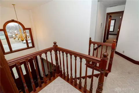 Entry Way - 2442 Greystone Ln, Springfield, OH 45503 photo 6 of 9
