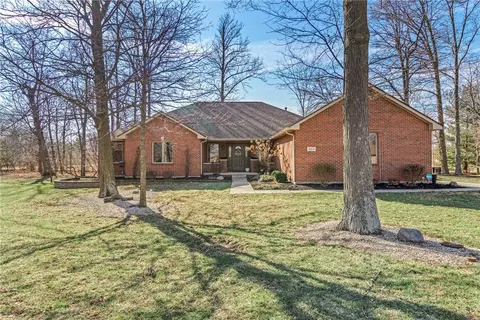 857 Shaney Ln, Brookville, OH 45309