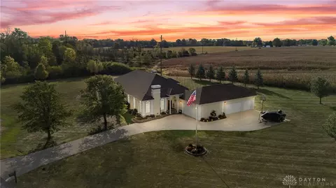 7501 S Brookstone Pl, Brookville, OH 45309