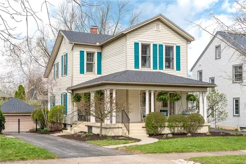 25 Aberdeen Ave, Oakwood, OH 45419