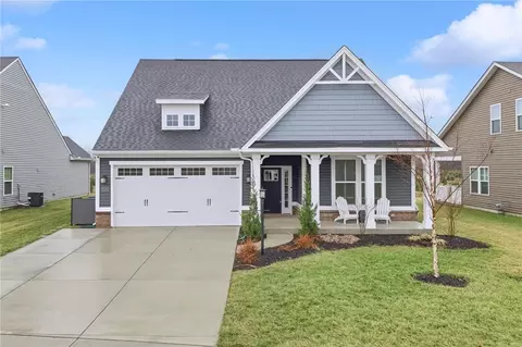 2131 W Schmidt Dr, Beavercreek Twp, OH 45434