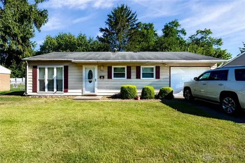 204 Bassett Dr, Springfield, OH 45506