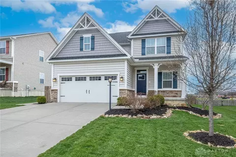 2758 Riverstone Dr, Xenia, OH 45385
