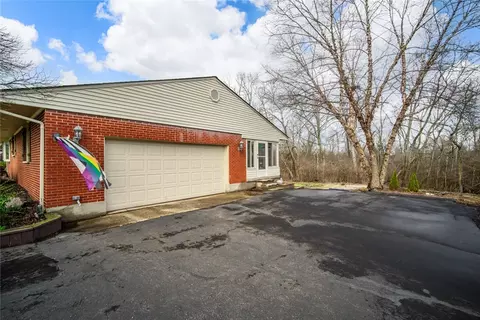 Exterior - 205 Sheldon Dr, Centerville, OH 45459 photo 6 of 14