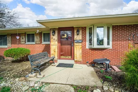 Exterior - 205 Sheldon Dr, Centerville, OH 45459 photo 2 of 14