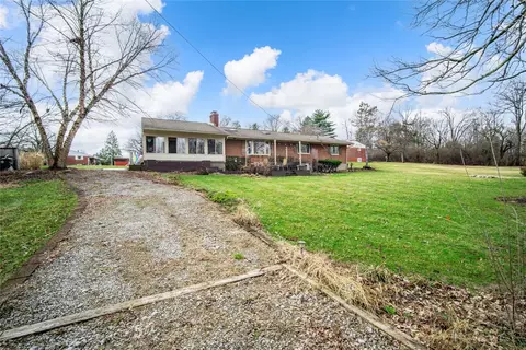 Exterior - 205 Sheldon Dr, Centerville, OH 45459 photo 8 of 14