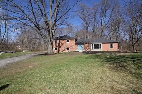 5518 Florrel Crest Ln, Dayton, OH 45415