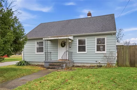 329 Roosevelt Dr, Springfield, OH 45503 photo 2