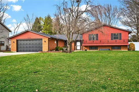 3330 Pebble Creek Dr, Dayton, OH 45432