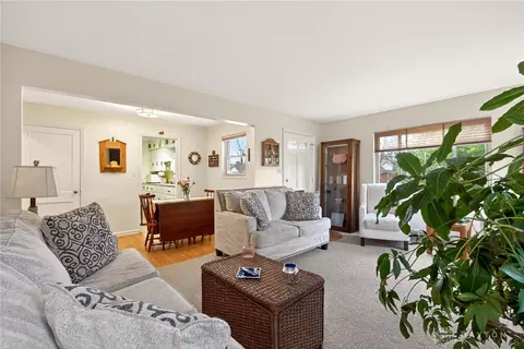 Living - 3028 Fairway Dr, Kettering, OH 45409 photo 3 of 4