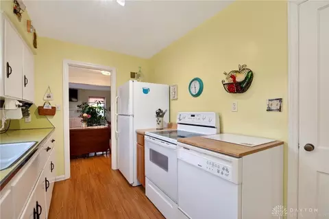 Kitchen - 3028 Fairway Dr, Kettering, OH 45409 photo 4 of 4
