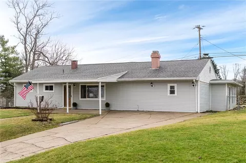 12 Canova Ct, Fairborn, OH 45324