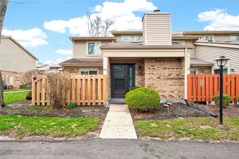 450 Jamestown Cir, Washington Township, OH 45458