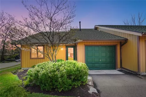 250 Park Meadows Dr, Yellow Springs, OH 45387