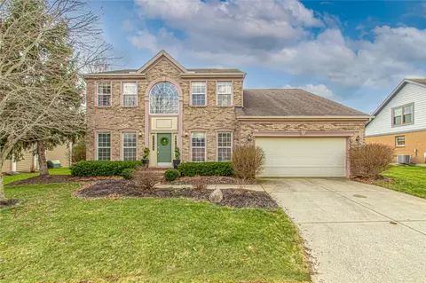 1586 Heritage Lake Dr, Centerville, OH 45458