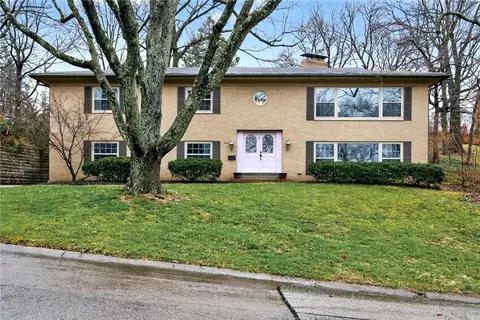 4440 Lotz Rd, Kettering, OH 45429