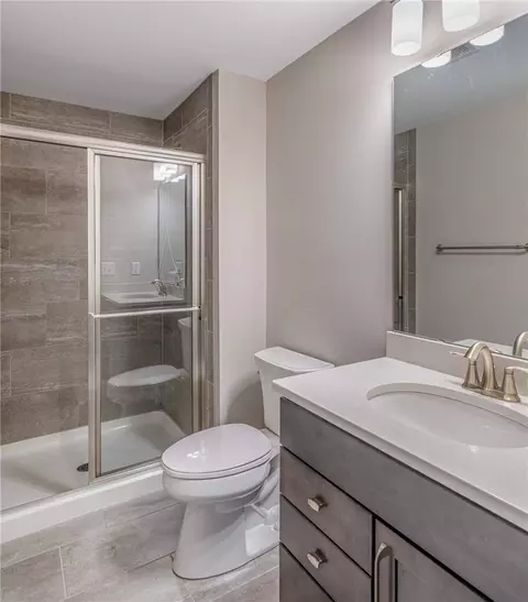 Bath - 9501 Flatrock Dr, Washington Township, OH 45458 photo 4 of 4