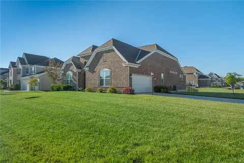 Exterior - 9501 Flatrock Dr, Washington Township, OH 45458 photo 2 of 5