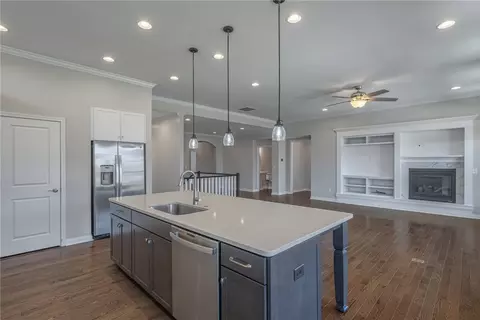 Living - 9501 Flatrock Dr, Washington Township, OH 45458 photo 3 of 5