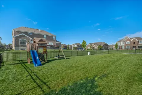 Exterior - 9501 Flatrock Dr, Washington Township, OH 45458 photo 4 of 5