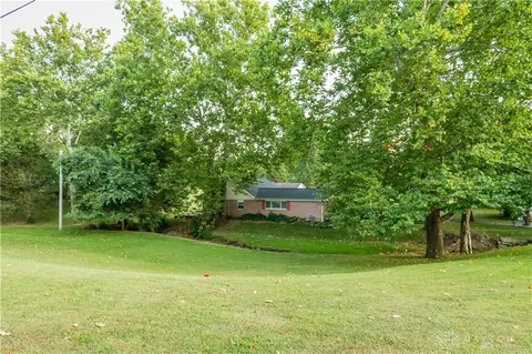 1020 N 11th St, Miamisburg, OH 45342