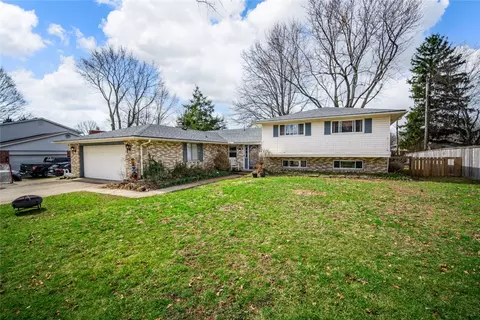 Exterior - 6111 Park Ridge Dr, Centerville, OH 45459 photo 2 of 8