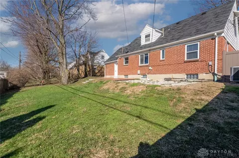 Exterior - 326 N Bromfield Rd, Kettering, OH 45429 photo 7 of 7