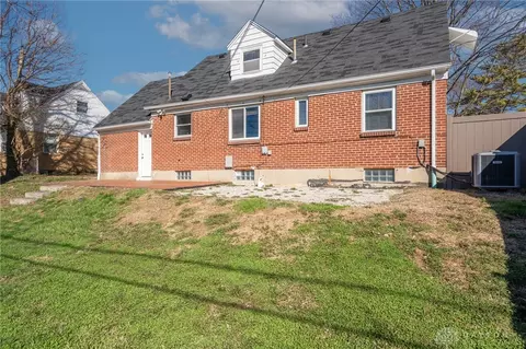 Exterior - 326 N Bromfield Rd, Kettering, OH 45429 photo 6 of 7