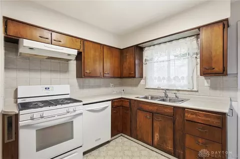 Kitchen - 3700 Lisbon St, Kettering, OH 45429 photo 3 of 4