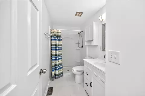 Bath - 120 Lightner Ln, Union, OH 45322 photo 1 of 4