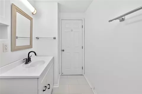 Bath - 120 Lightner Ln, Union, OH 45322 photo 2 of 4