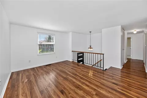 Living - 120 Lightner Ln, Union, OH 45322 photo 4 of 6