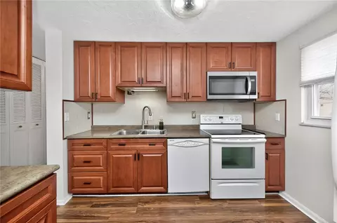 Kitchen - 120 Lightner Ln, Union, OH 45322 photo 3 of 3
