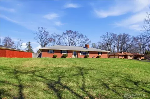 410 Tanglewood Dr, Dayton, OH 45440