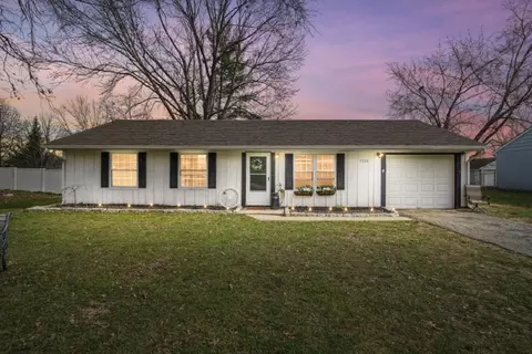 1528 W Meadowbrook Dr, Loveland, OH 45140