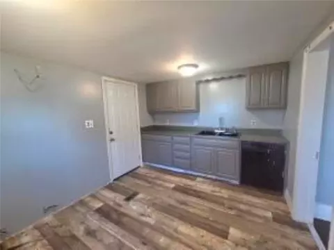 Entry Way - 820 W North St, Springfield, OH 45504 photo 1 of 3