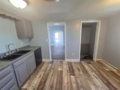 Entry Way - 820 W North St, Springfield, OH 45504 photo 2 of 3