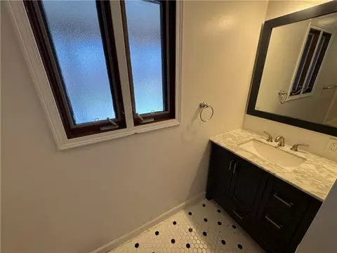 Bath - 3617 Heatherwood Ave, Springfield, OH 45503 photo 5 of 6