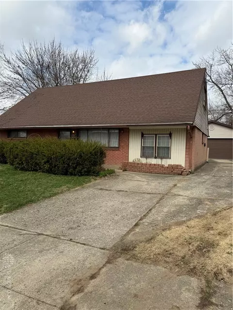 4867 Rittenhouse Dr, Huber Heights, OH 45424