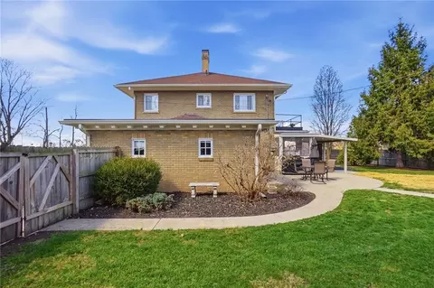 Exterior - 45 W 3rd St, Franklin, OH 45005 photo 15 of 17