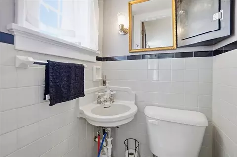 Bath - 45 W 3rd St, Franklin, OH 45005 photo 1 of 6