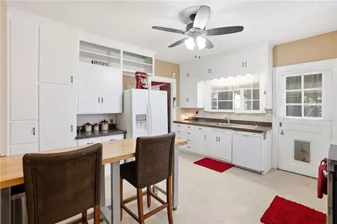 Kitchen - 45 W 3rd St, Franklin, OH 45005 photo 1 of 5