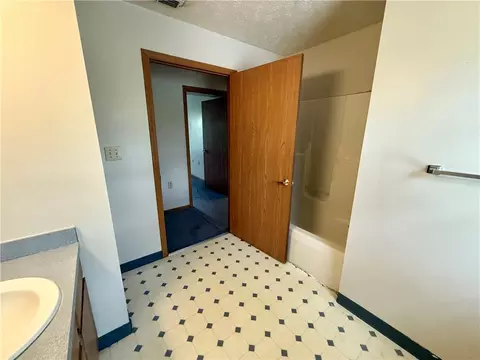Bath - 3435 Marshall Rd, Kettering, OH 45429 photo 4 of 16