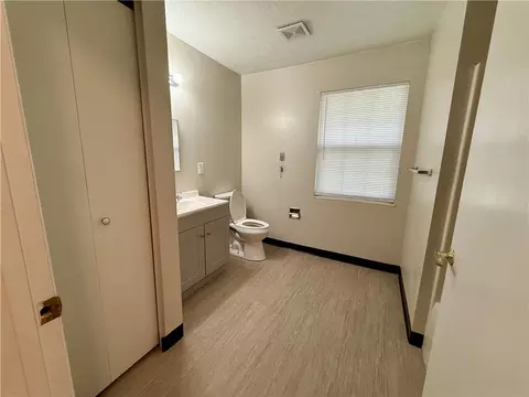 Bath - 3435 Marshall Rd, Kettering, OH 45429 photo 11 of 16