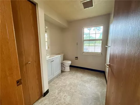 Bath - 3435 Marshall Rd, Kettering, OH 45429 photo 9 of 16