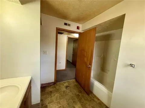 Bath - 3435 Marshall Rd, Kettering, OH 45429 photo 6 of 16