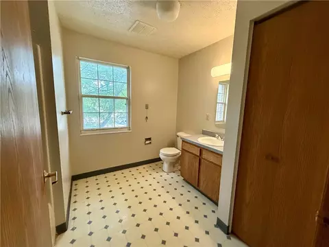 Bath - 3435 Marshall Rd, Kettering, OH 45429 photo 3 of 16