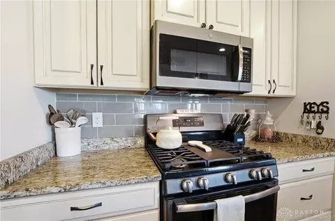 Kitchen - 3280 Blue Springs Dr, Monroe, OH 45050 photo 6 of 6