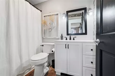 Bath - 36 Blackstone Dr, Centerville, OH 45459 photo 3 of 4