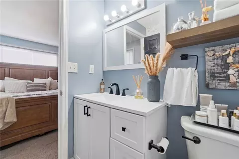 Bath - 36 Blackstone Dr, Centerville, OH 45459 photo 2 of 4